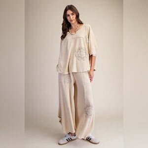 E4-2 🌼Easel Cream Wide-Leg Pants and Top Set